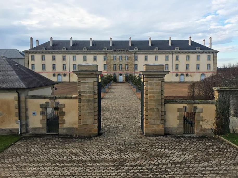 Joli Studio Avec Parking Prive, Bien Situe Moulins  Exterior foto