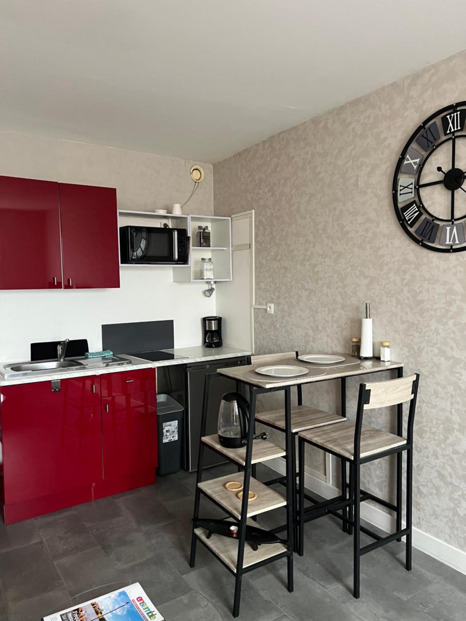 Joli Studio Avec Parking Prive, Bien Situe Moulins  Exterior foto